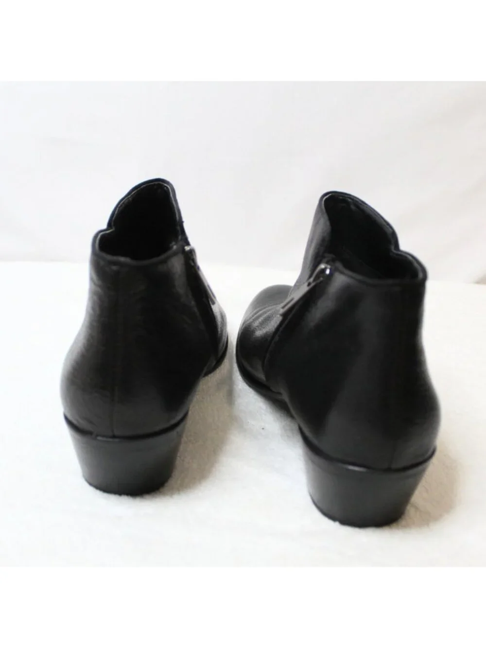 Sam Edelman women's boots size 9 black leather ankle zip almond toe Petty